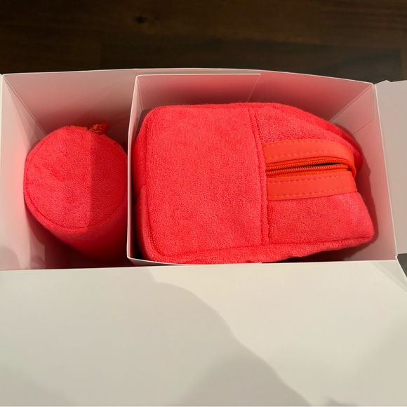 New 2pc Chanel Beauté set of terrycloth cosmetic bags with Chanel Box Neon - Picture 2 of 3